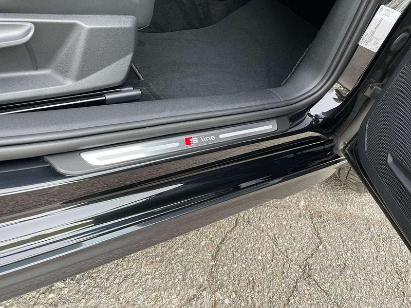 Gebraucht Audi A1 Basis 150 PS (110 kW) 2021 Schwarz SUV