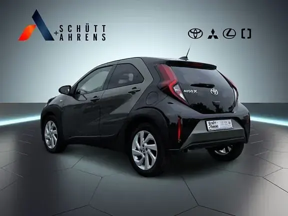 Gebraucht Toyota Aygo X Basis 72 PS (52 kW) 2022 Cardamon green metallic/ night sky black SUV