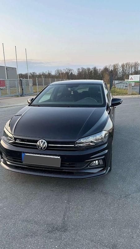 Schwarz Gebraucht 2022 VW Polo R-line Kleinwagen | 16.700 € (Superpreis) - Bild 1/4