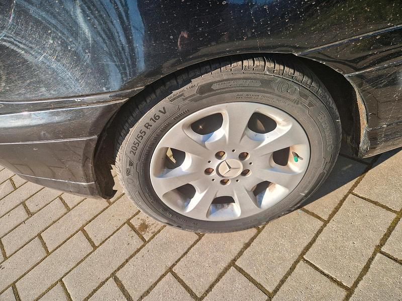 Gebraucht Mercedes 220 150 PS (110 kW) 2006 Schwarz Coupé