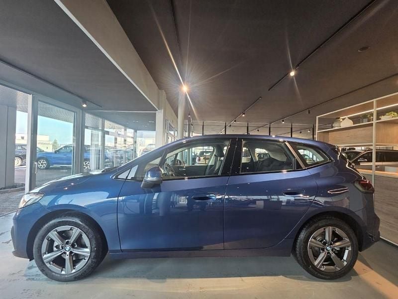 Gebraucht BMW 218 Active Tourer 150 PS (110 kW) 2024 Blau Van / Kleinbus