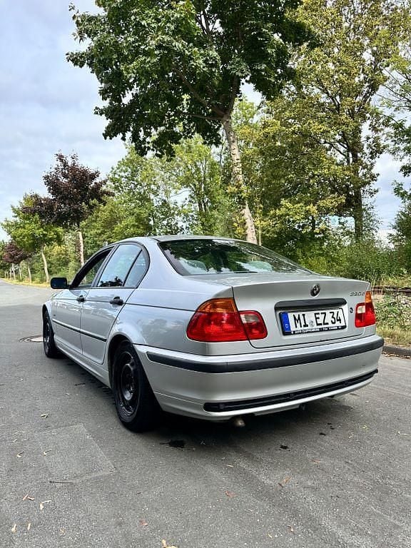Gebraucht BMW 320 136 PS (100 kW) 1999 Silber Limousine