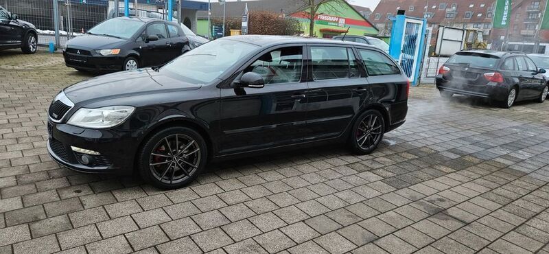 Schwarz Gebraucht 2012 Skoda Octavia RS Kombi | 5.950 € (Fairer Preis) - Bild 1/4