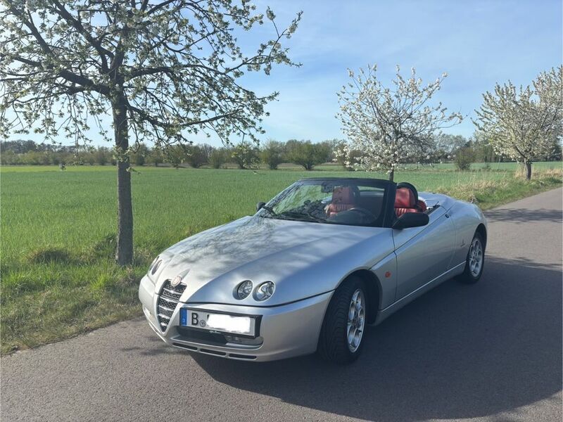 Silber Gebraucht 2003 Alfa Romeo Spider Cabrio | 4.499 € (Superpreis) - Bild 1/4