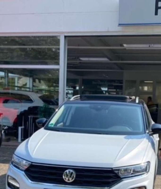 Blau Gebraucht 2019 VW T-Roc Comfortline SUV | 23.947 € (Etwas zu teuer) - Bild 1/2
