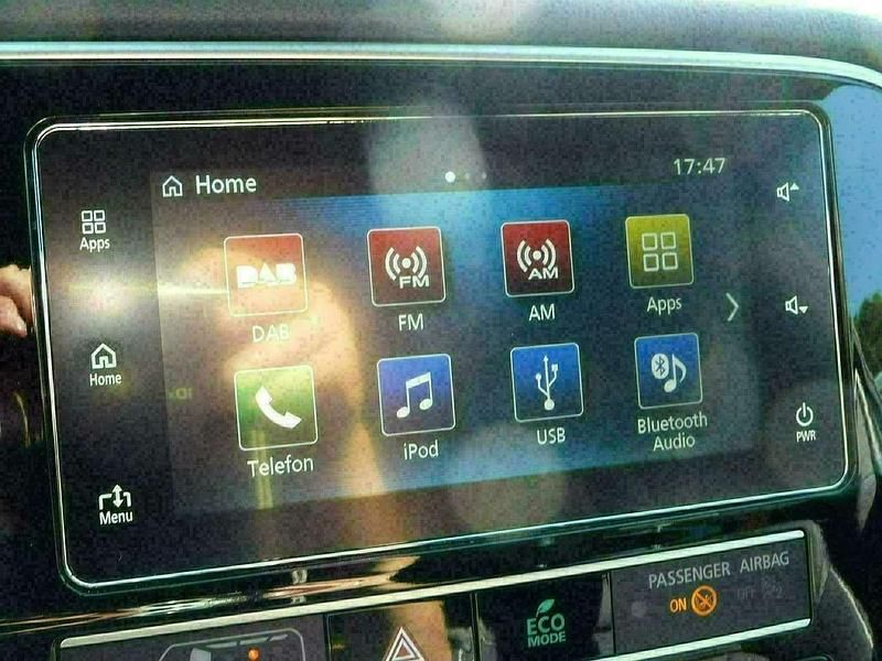 Gebraucht Mitsubishi Outlander P-HEV Intro Edition 135 PS (99 kW) 2019 Rubinschwarz SUV