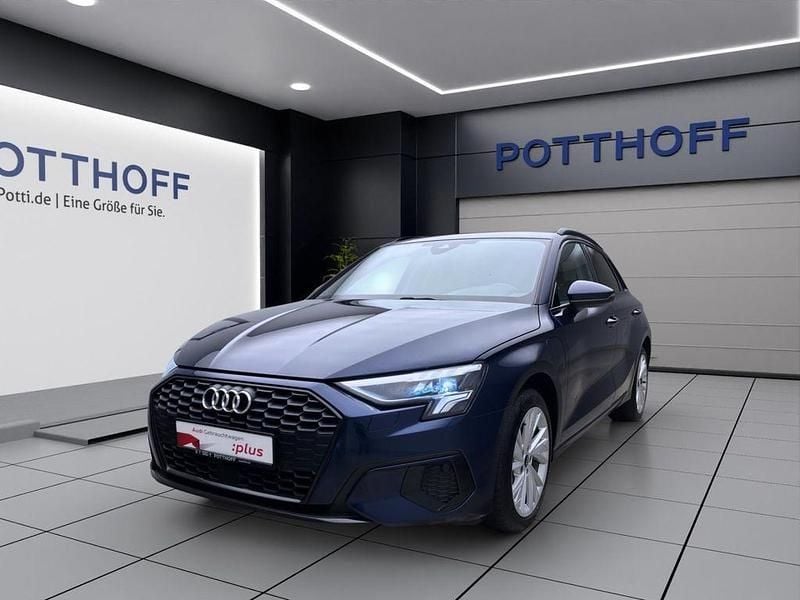Navarrablau metallic Gebraucht 2021 Audi A3 Sportback e-tron Ambiente Limousine | 23.450 € (Guter Preis) - Bild 1/4