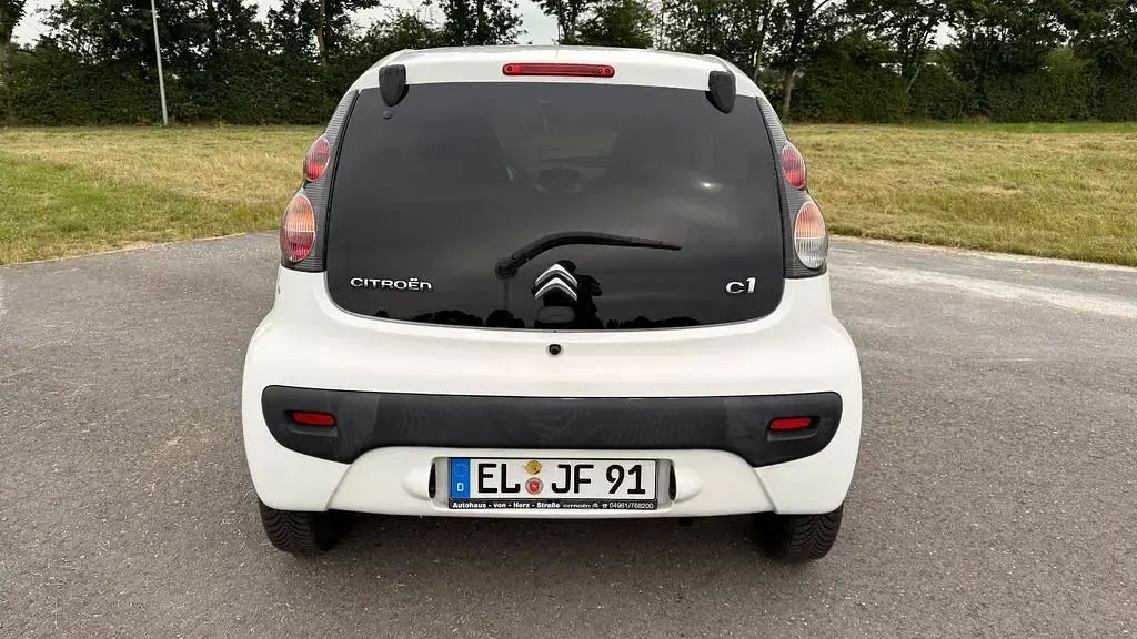 Gebraucht Citroën C1 Tendance 68 PS (50 kW) 2013 Weiß Kleinwagen