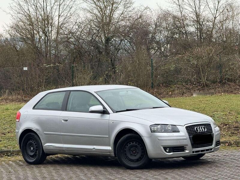 Silber Gebraucht 2005 Audi A3 Ambition Limousine | 2.200 € (Fairer Preis) - Bild 1/4