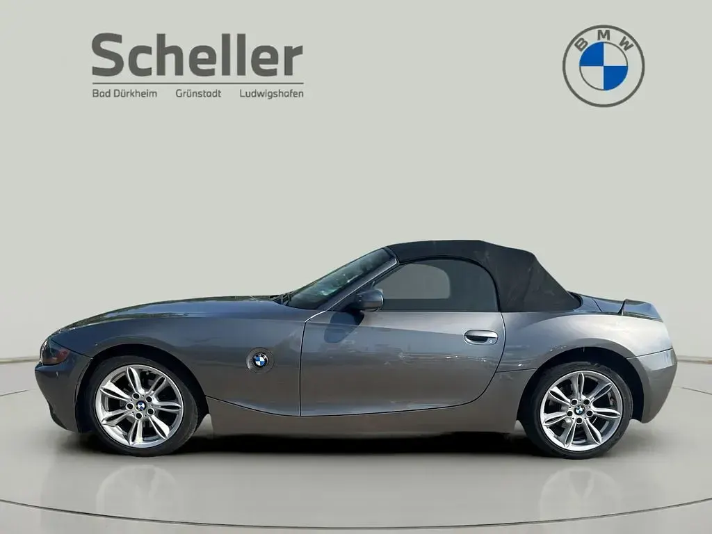Gebraucht BMW Z4 192 PS (141 kW) 2004 Sterlinggrau Cabrio