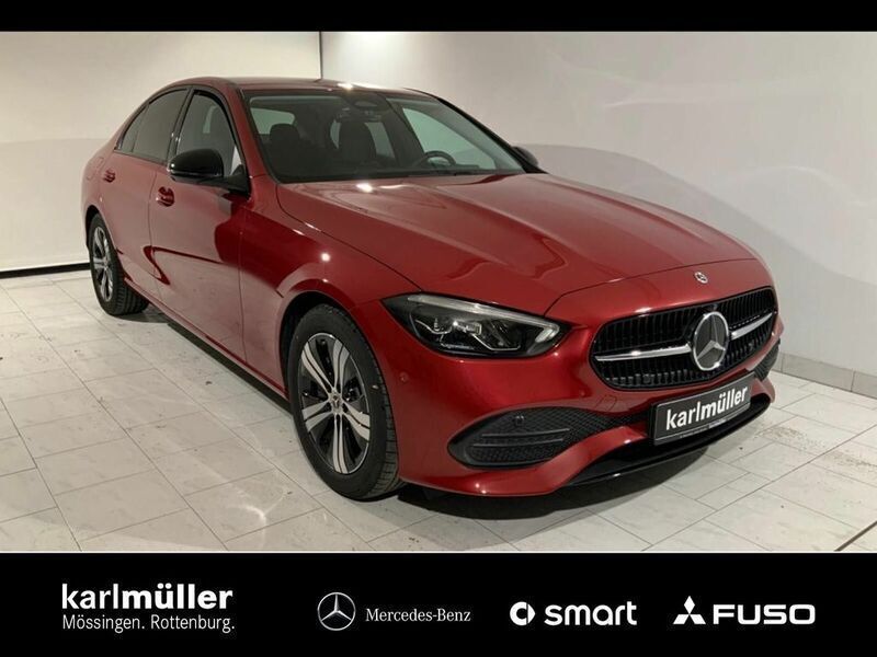 Rot Gebraucht 2023 Mercedes C200 Avantgarde Limousine | 39.950 € (Fairer Preis) - Bild 1/4