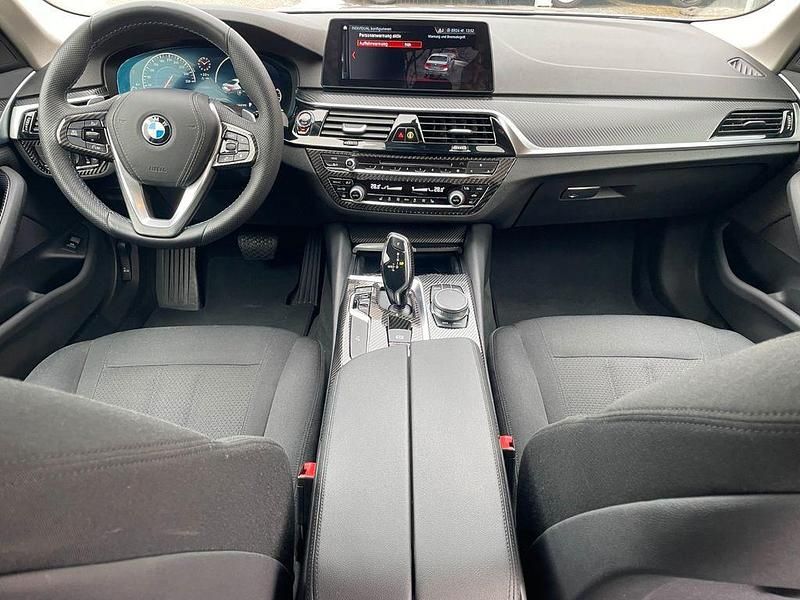 Gebraucht BMW 530 252 PS (185 kW) 2018 Silber Limousine