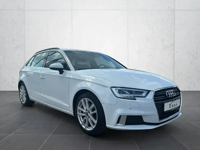 Gebraucht Audi A3 Sport 116 PS (85 kW) 2019 Weiß Limousine
