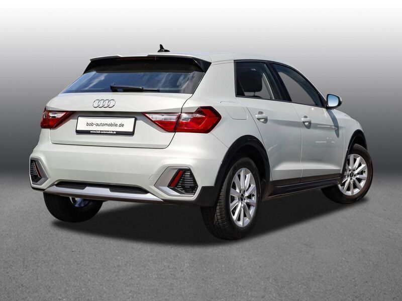 Grau Gebraucht 2023 Audi A1 Basis Kleinwagen | 24.148 € (Fairer Preis) - Bild 1/4