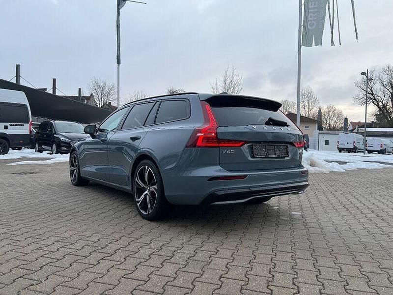 Gebraucht Volvo V60 Plus 455 PS (334 kW) 2022 Grau Kombi