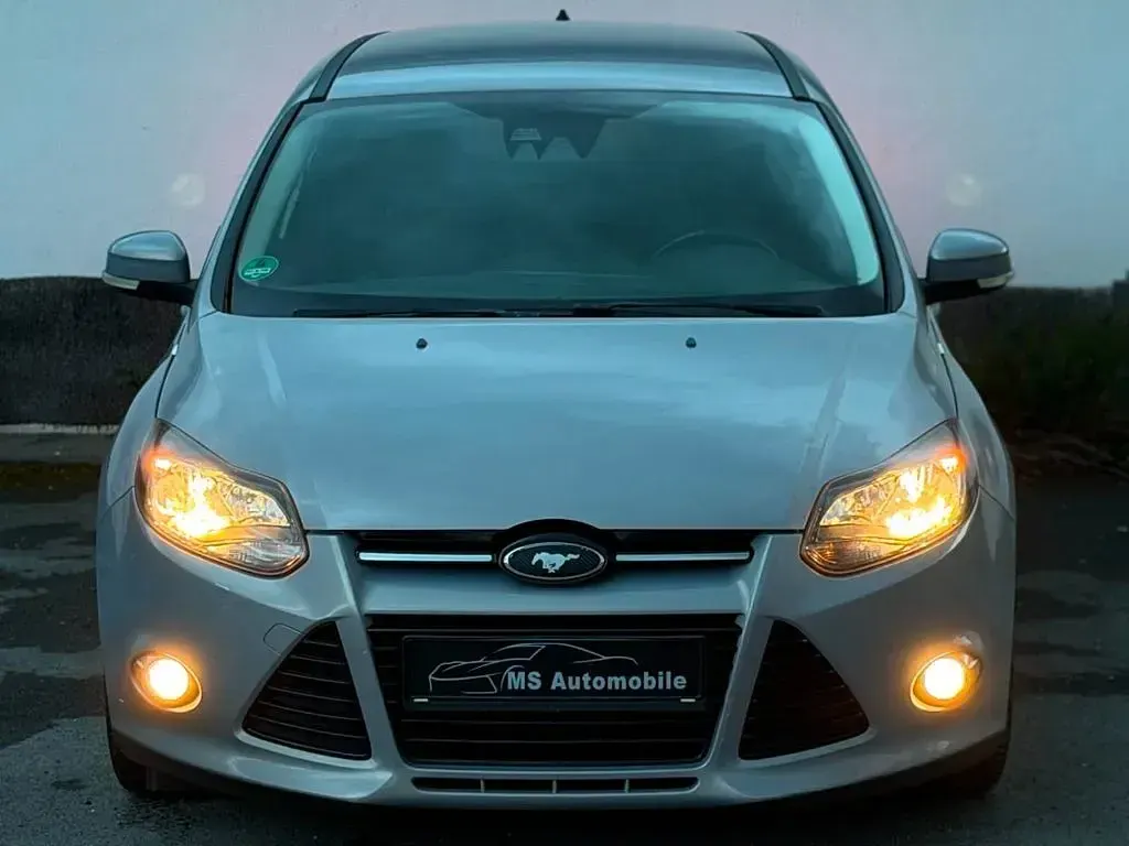 Gebraucht Ford Focus Titanium 116 PS (85 kW) 2012 Silber Limousine