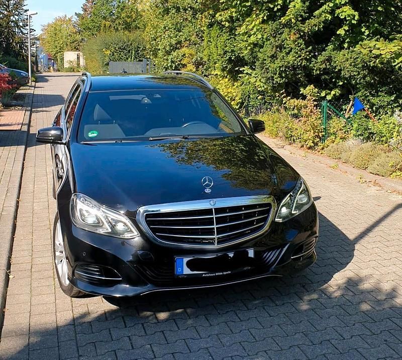 Schwarz Gebraucht 2013 Mercedes 250 Kombi | 11.750 € - Bild 1/4