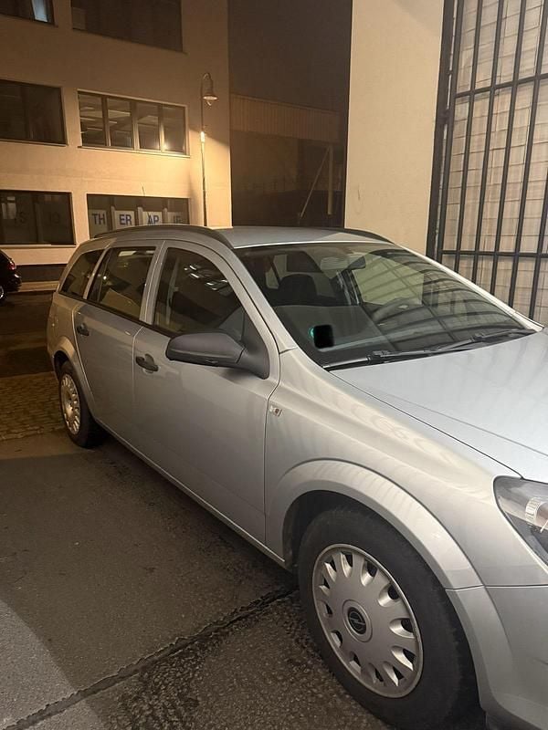 Gebraucht Opel Astra 116 PS (85 kW) 2009 Silber Kombi