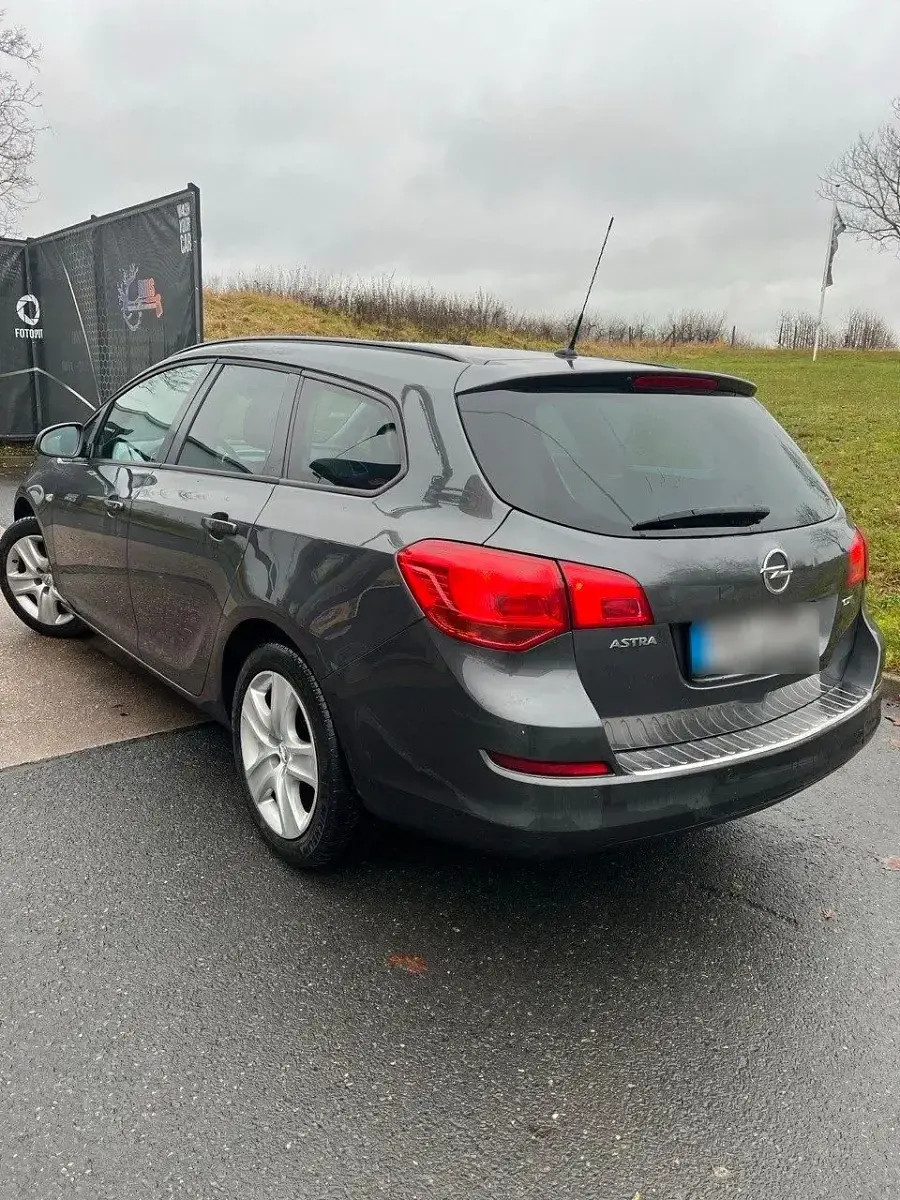 Gebraucht Opel Astra 2011 Grau Kombi