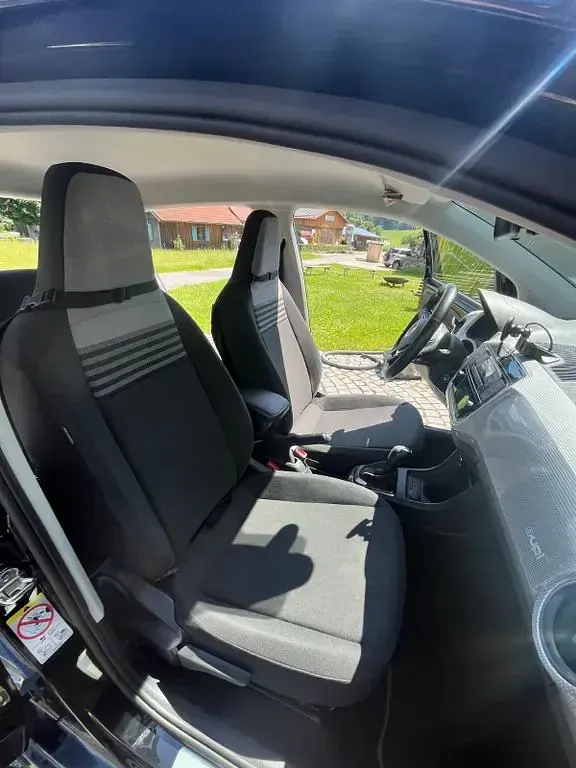 Gebraucht VW e-up! Style 61 kW (83 PS) 2022 Schwarz Kleinwagen