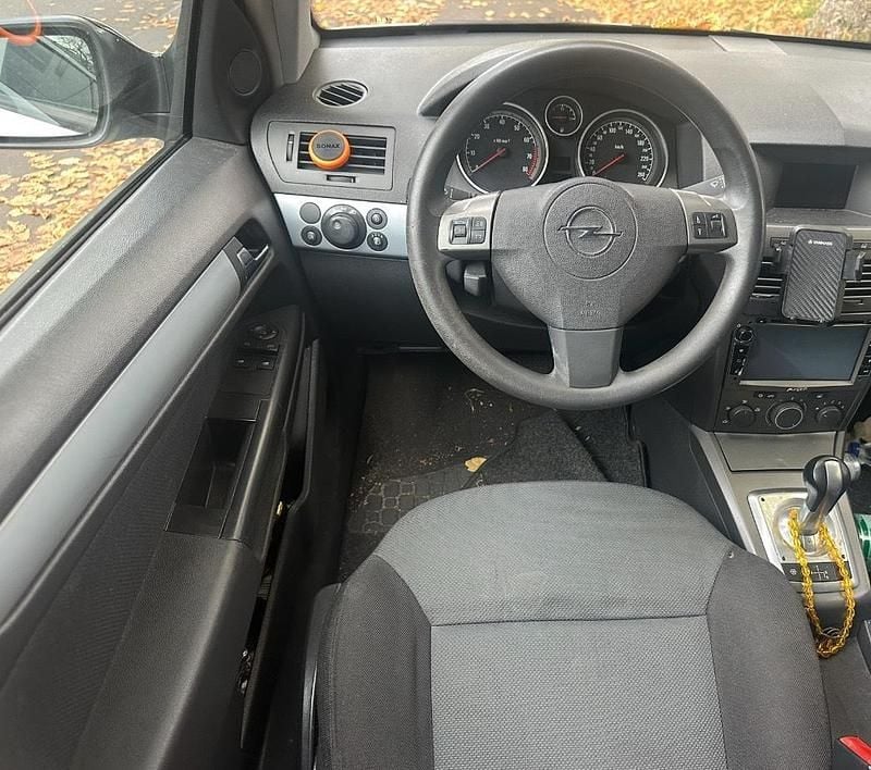 Silber Gebraucht 2005 Opel Astra Kleinwagen | 1.100 € (Superpreis) - Bild 1/4
