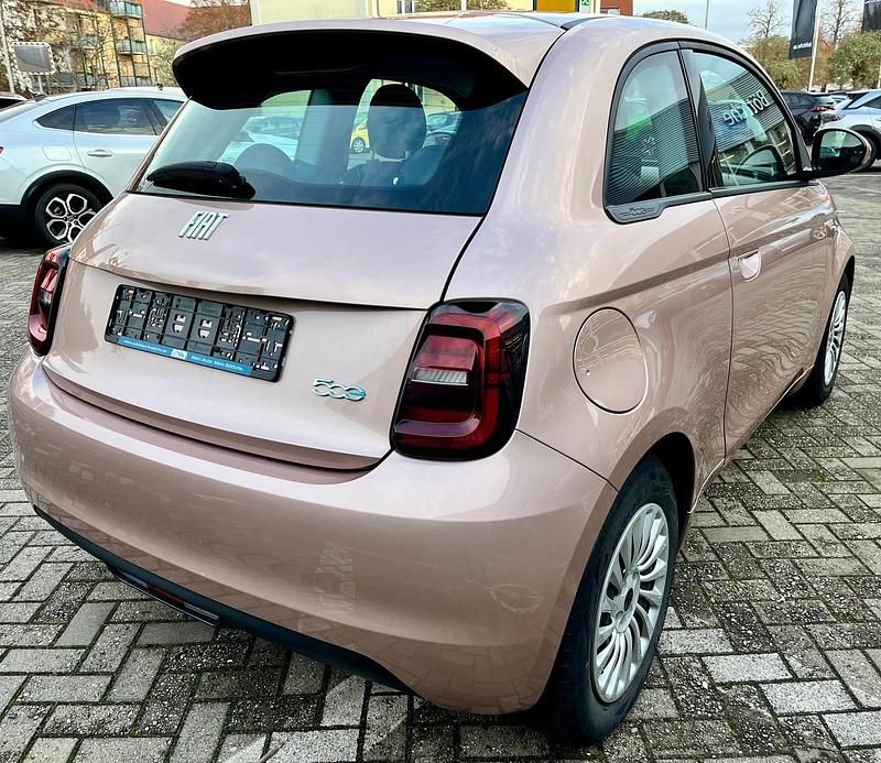 Gebraucht Fiat 500e 86 kW (118 PS) 2023 Gold Kleinwagen