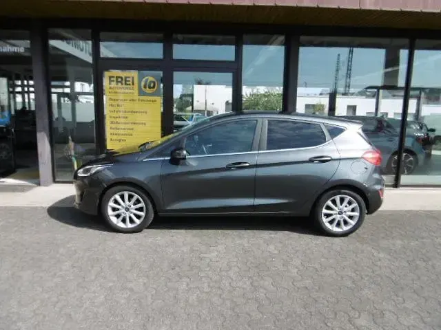 Gebraucht Ford Fiesta Titanium 101 PS (74 kW) 2018 Grau Kleinwagen
