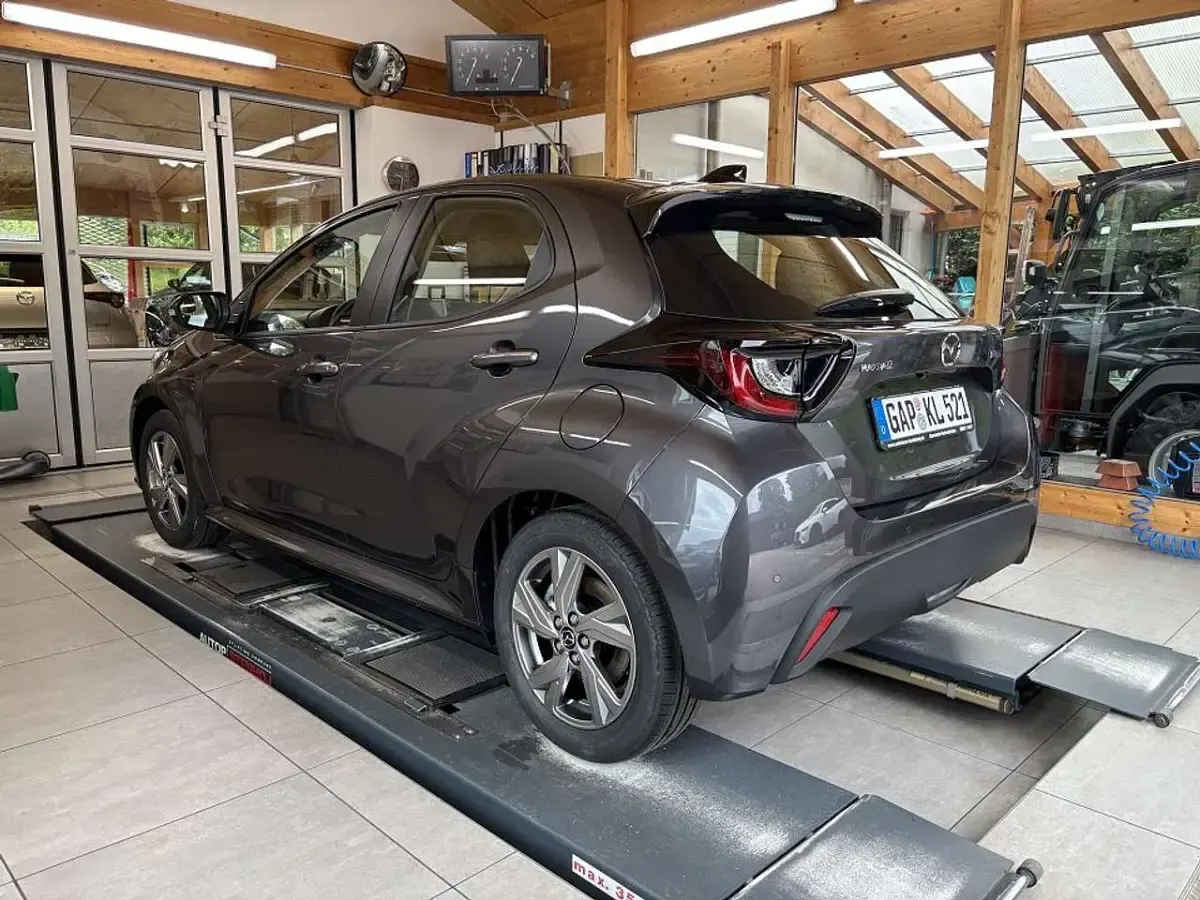 Neu Mazda 2 Exclusive-Line 116 PS (85 kW) 2026 Lead grey Kleinwagen