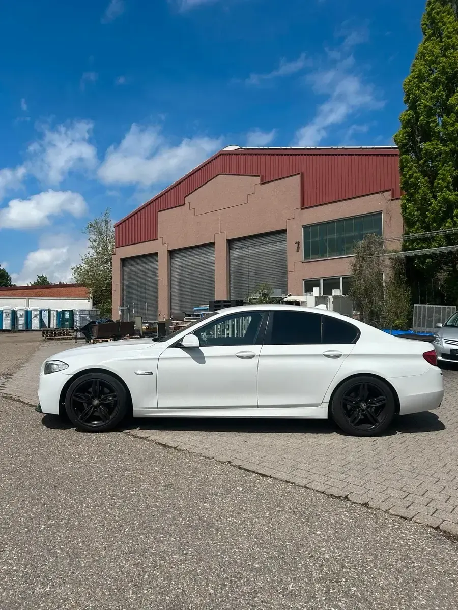 Gebraucht BMW 520 M Sport 184 PS (135 kW) 2013 Weiß Limousine