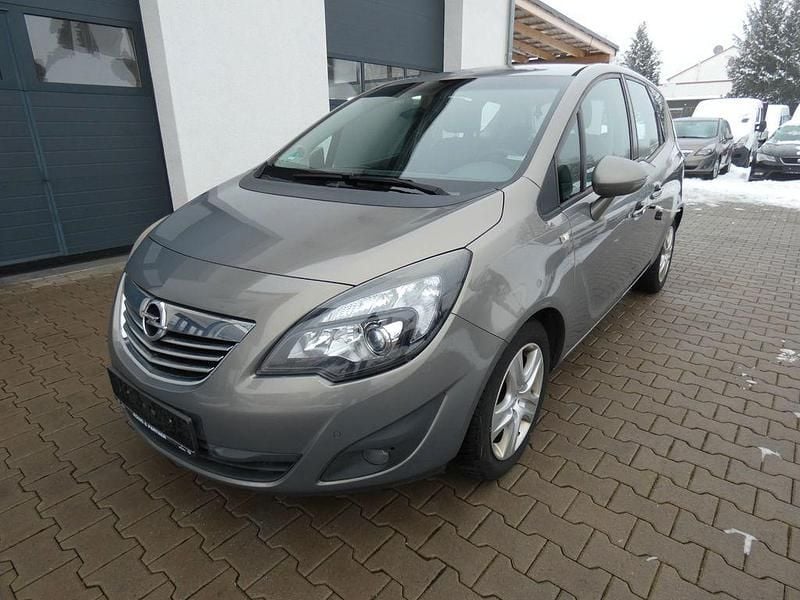 Grau Gebraucht 2010 Opel Meriva Innovation Van / Kleinbus | 1.990 € (Superpreis) - Bild 1/4