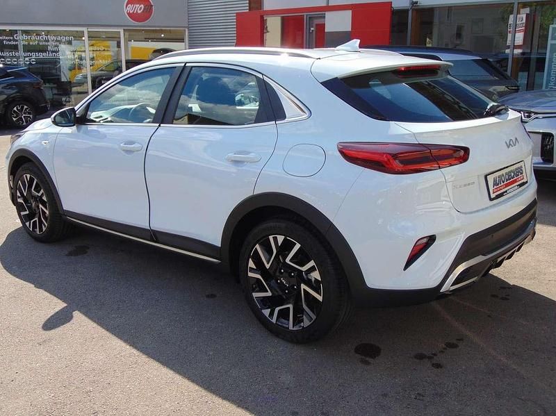 Neu Kia XCeed Vision 140 PS (102 kW) 2025 Carrara weiß SUV
