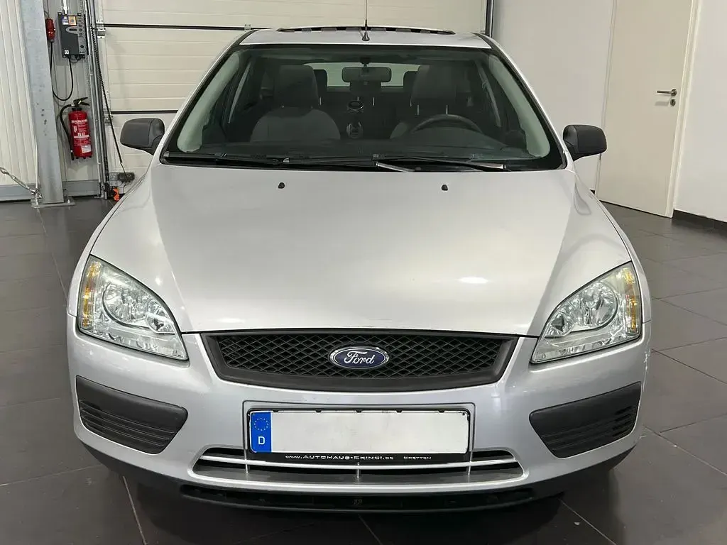 Gebraucht Ford Focus 101 PS (74 kW) 2005 Polarsilber metallic Limousine