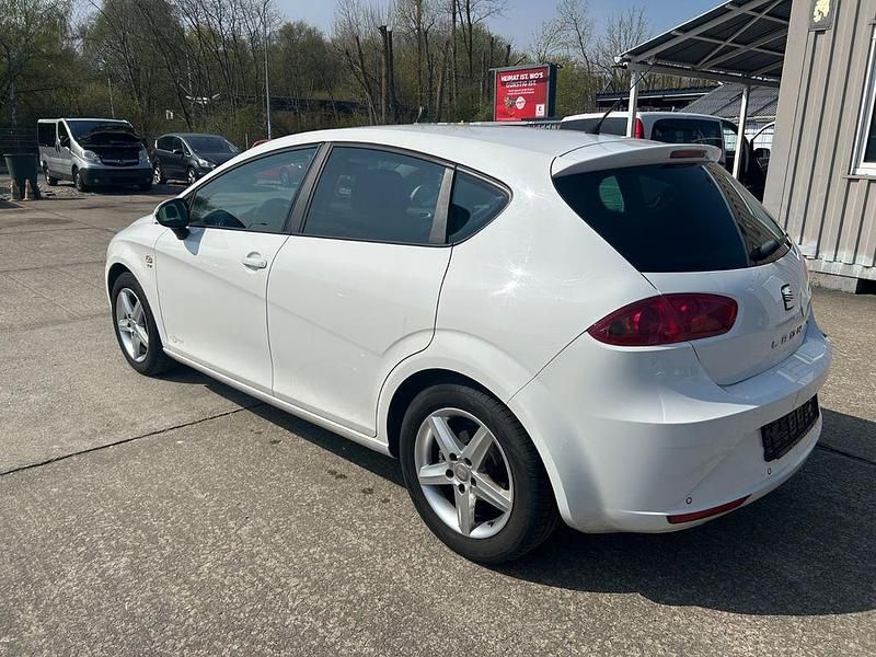 Gebraucht Seat Leon Ecomotive 105 PS (77 kW) 2012 Weiß Limousine