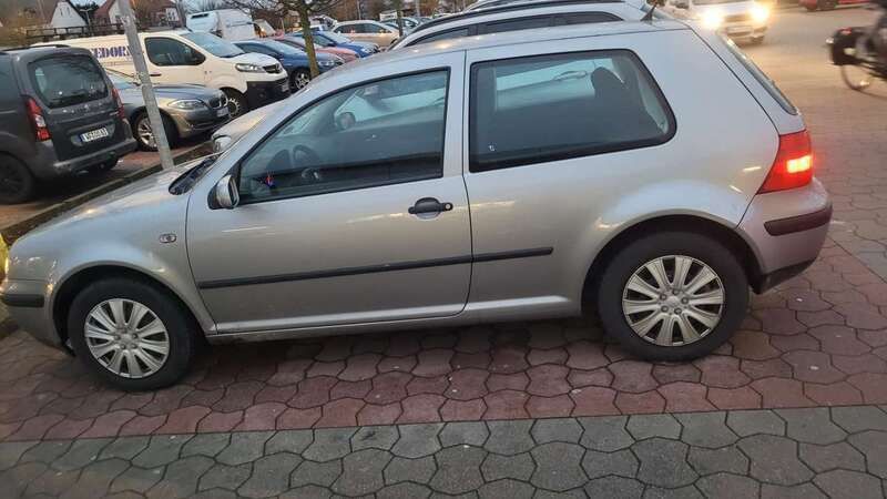 Gebraucht 2002 VW Golf IV Limousine | 1.000 € (Guter Preis) - Bild 1/4