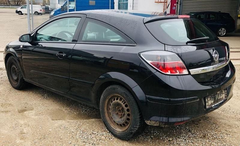 Gebraucht Opel Astra GTC 90 PS (66 kW) 2008 Schwarz Limousine