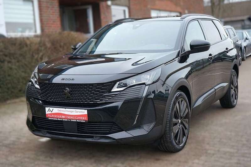 Lackierung schwarz perla nera/ Gebraucht 2024 Peugeot 5008 GT Van / Kleinbus | 28.600 € (Superpreis) - Bild 1/4