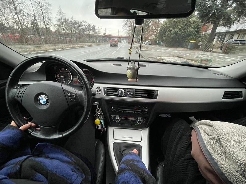 Gebraucht BMW 318 143 PS (105 kW) 2008 Schwarz Kombi