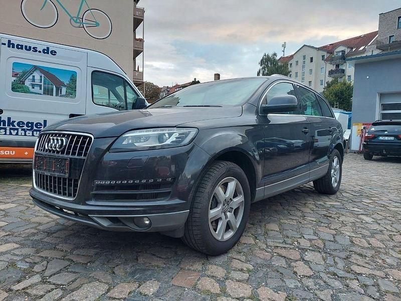 Grau Gebraucht 2009 Audi Q7 Sport SUV | 9.990 € (Superpreis) - Bild 1/4