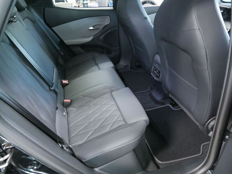 Neu Ford Capri Premium 210 kW (286 PS) 2025 Schwarz SUV