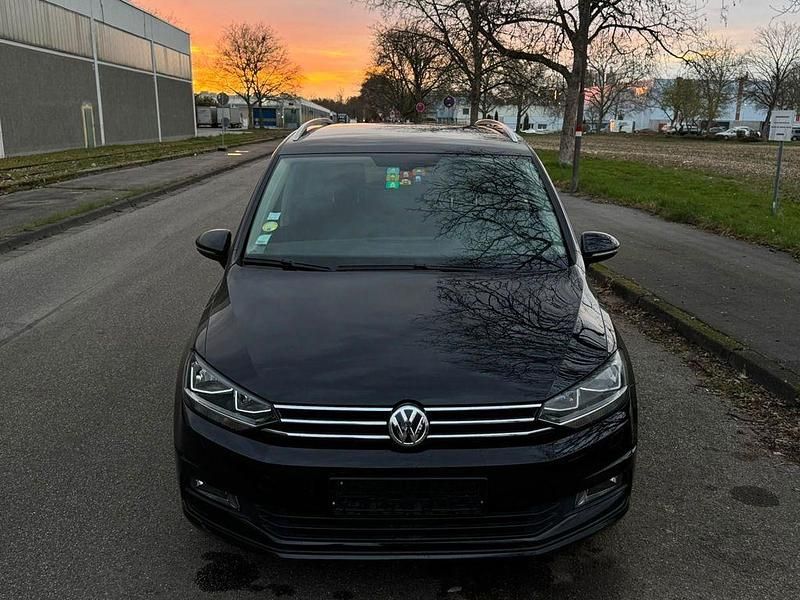 Gebraucht VW Touran 116 PS (85 kW) 2016 Schwarz Van / Kleinbus