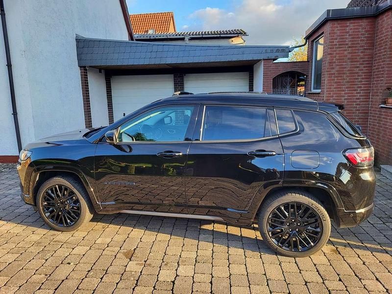 Gebraucht Jeep Compass 241 PS (177 kW) 2022 Schwarz SUV