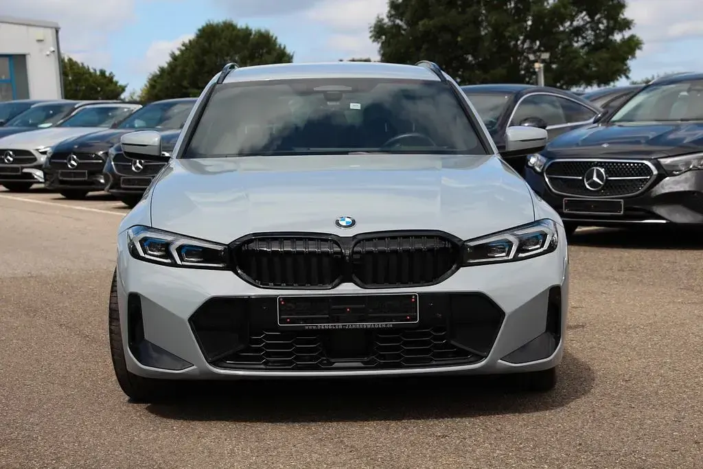 Gebraucht BMW 320 M Sport 190 PS (139 kW) 2024 Grau Kombi