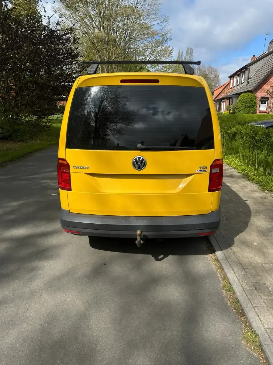 Gebraucht VW Caddy 102 PS (75 kW) 2016 Gelb Van / Kleinbus