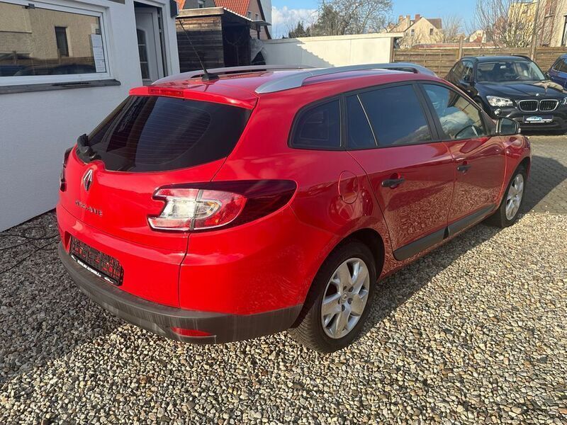 Gebraucht Renault Mégane III 101 PS (74 kW) 2012 Rot Limousine