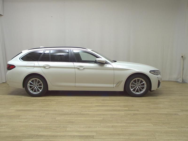 Gebraucht BMW 530 Performance 286 PS (210 kW) 2021 Weiss Kombi