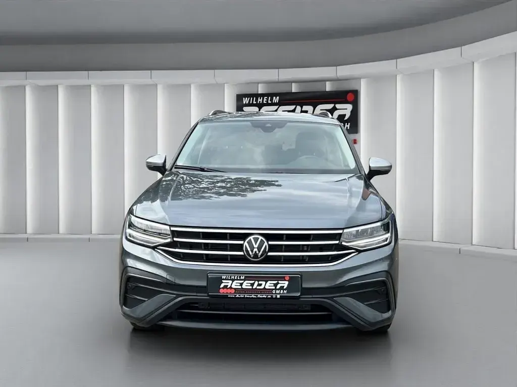 Gebraucht VW Tiguan Life 150 PS (110 kW) 2025 Platinum grey (metallic) SUV