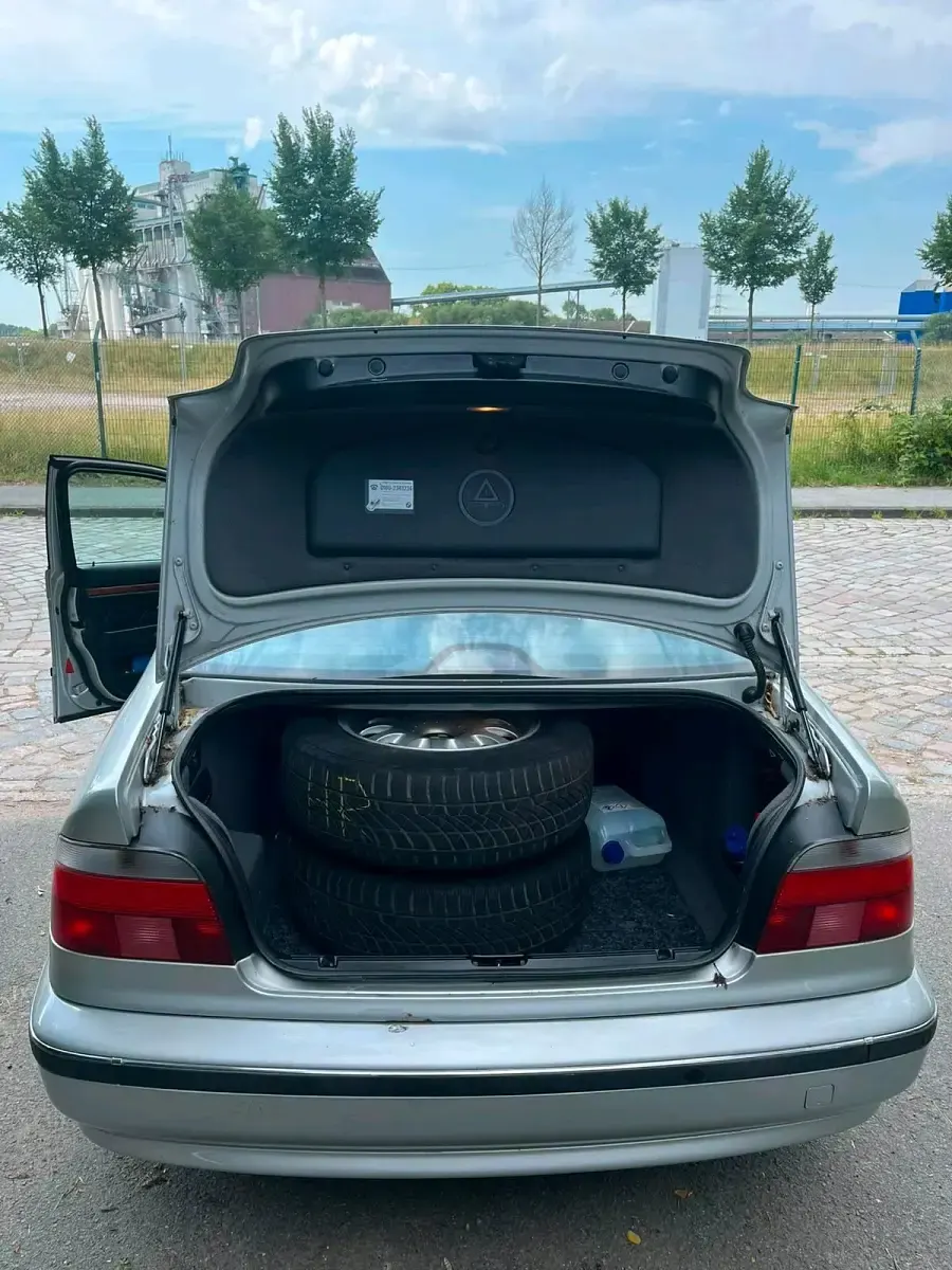 Gebraucht BMW 528 193 PS (141 kW) 1999 Silber Limousine