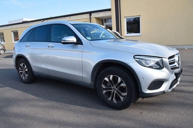 Gebraucht Mercedes GLC250 204 PS (150 kW) 2019 Silber SUV