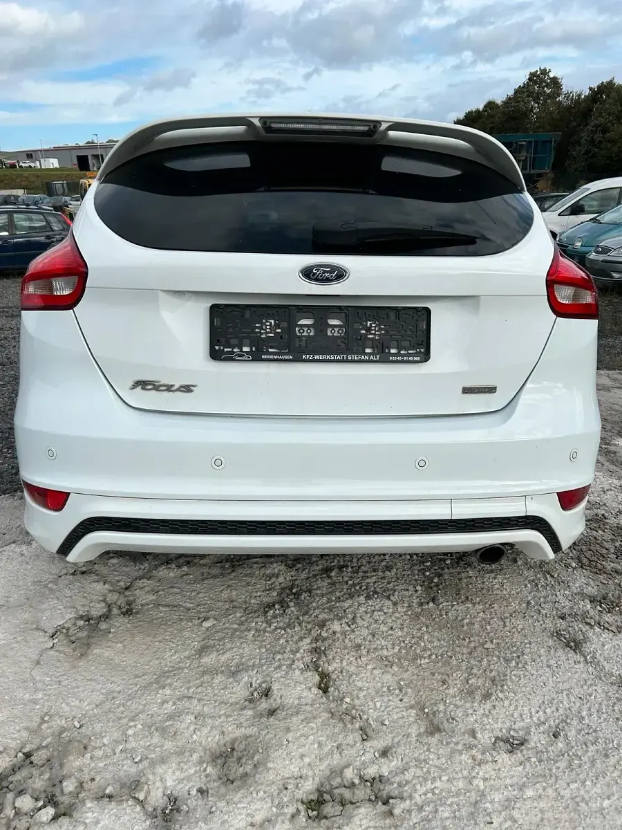 Gebraucht Ford Focus ST 184 PS (135 kW) 2018 Weiß Limousine