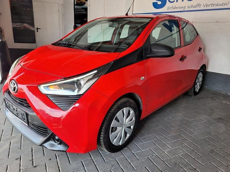 Gebraucht Toyota Aygo 72 PS (52 kW) 2021 Rot Kleinwagen